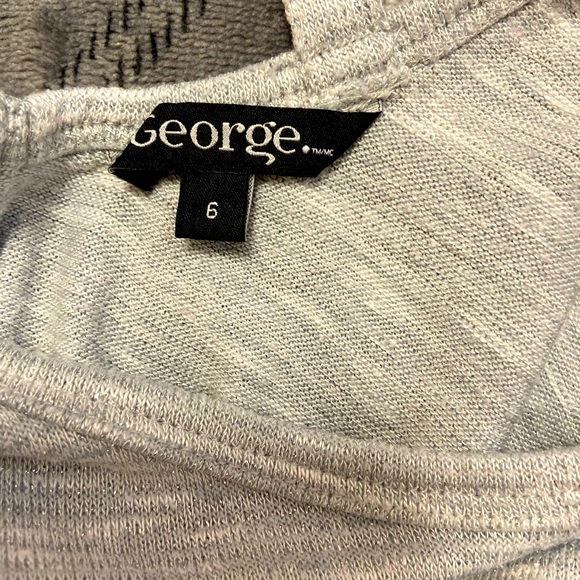 George girls grey Poncho. Size: 6. - Picture 3 of 6